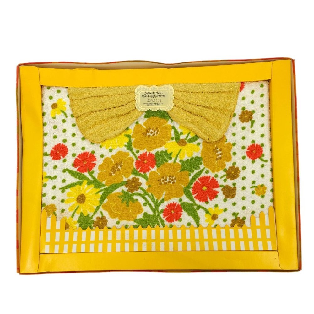 Vintage MCM Golden Crown Quality Decorative Towel Washcloth Cotton Floral NOS